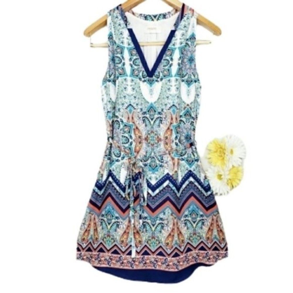 Renee C Sleeveless Paisley V-Neck Shift Dress Size Small